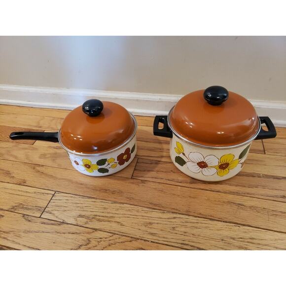 Vintage Enamelware Dutch Oven Sauce Pan With Lid mcm retro floral Country set